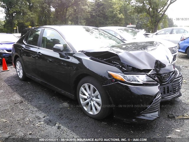 4T1B11HK6JU096854 - 2018 TOYOTA CAMRY L/LE/XLE/SE/XSE BLACK photo 1