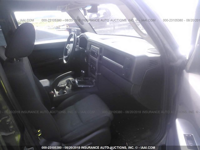 1J8HG48K28C231125 - 2008 JEEP COMMANDER SPORT მწვანე ფოტო 5