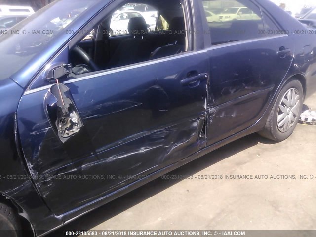 JTDBE30K820057885 - 2002 TOYOTA CAMRY LE/XLE/SE Dark Blue photo 6