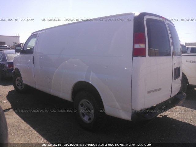 1GTGG25VX61120451 - 2006 GMC SAVANA G2500 WHITE photo 3