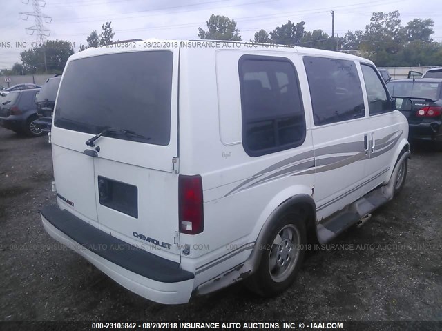 1GBEL19X43B113093 - 2003 CHEVROLET ASTRO WHITE photo 4