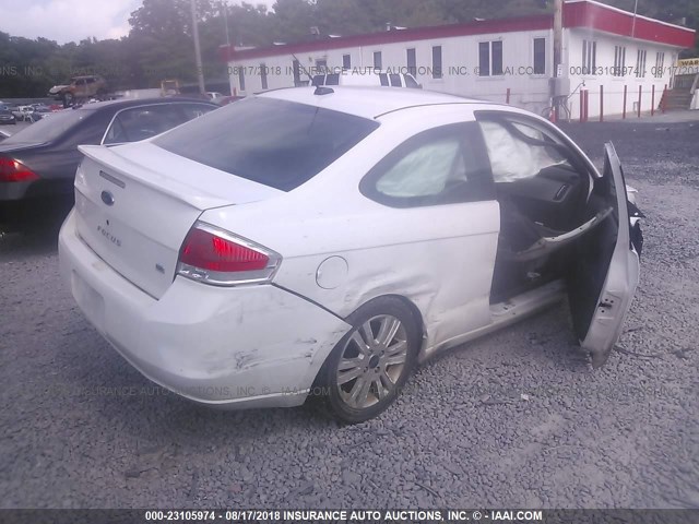 1FAHP33N28W250040 - 2008 FORD FOCUS SE/SEL/SES WHITE photo 4