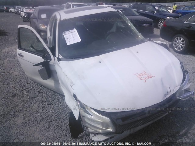 1FAHP33N28W250040 - 2008 FORD FOCUS SE/SEL/SES WHITE photo 6