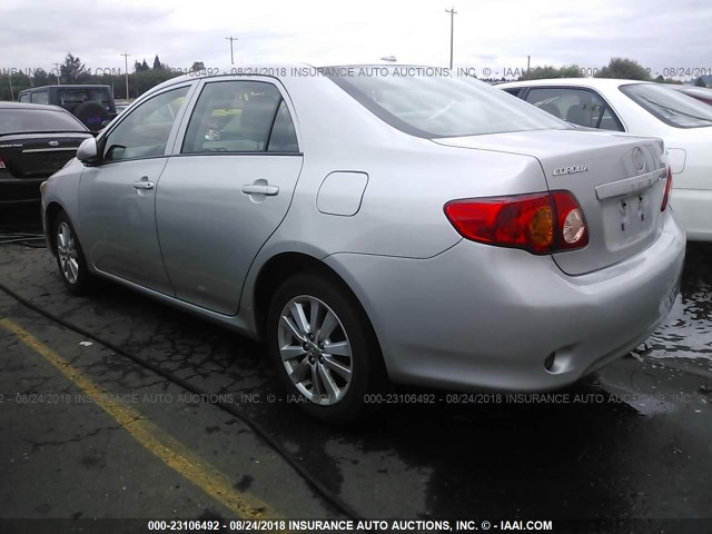 1NXBU4EE2AZ270491 - 2010 TOYOTA COROLLA S/LE/XLE SILVER photo 3