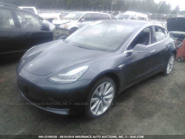 5YJ3E1EA9JF003374 - 2018 TESLA MODEL 3 ნაცრისფერი ფოტო 2