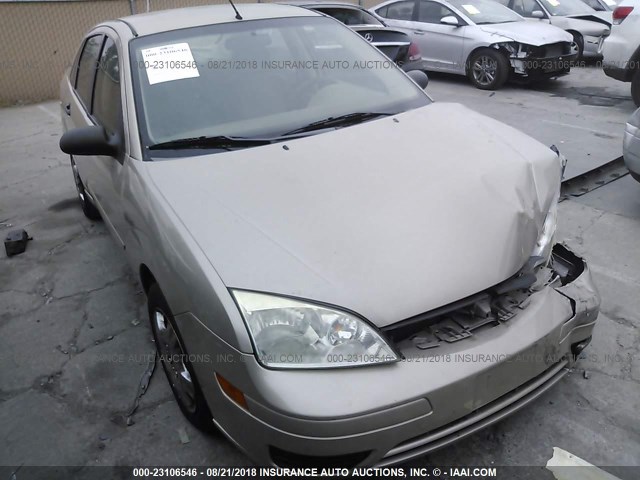 1FAFP34N27W204650 - 2007 FORD FOCUS ZX4/S/SE/SES GOLD photo 1