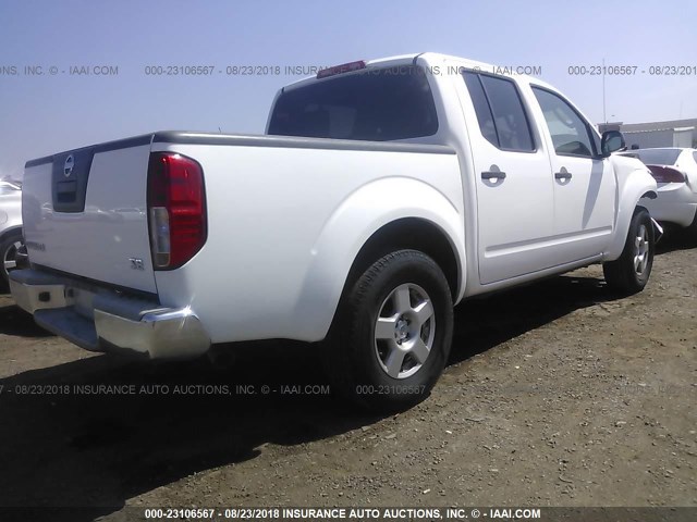 1N6AD07U48C424774 - 2008 NISSAN FRONTIER CREW CAB LE/SE/OFF ROAD WHITE photo 4