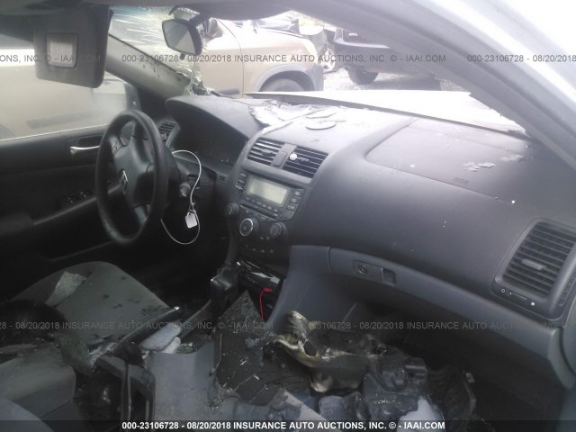 1HGCM56393A116457 - 2003 HONDA ACCORD LX WHITE photo 5