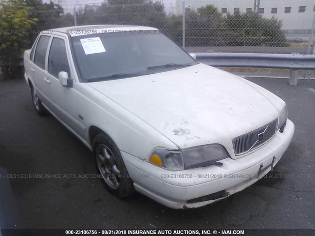 YV1LS5571W1504483 - 1998 VOLVO S70 WHITE photo 1