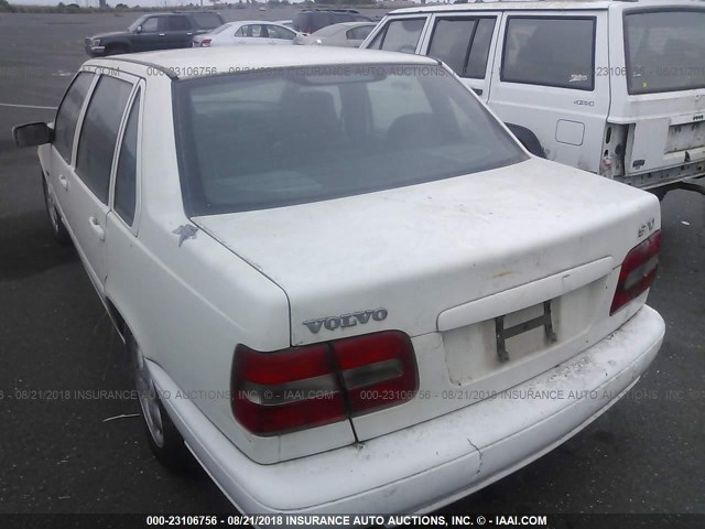 YV1LS5571W1504483 - 1998 VOLVO S70 WHITE photo 3