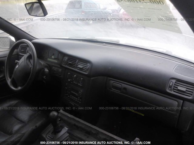 YV1LS5571W1504483 - 1998 VOLVO S70 WHITE photo 5