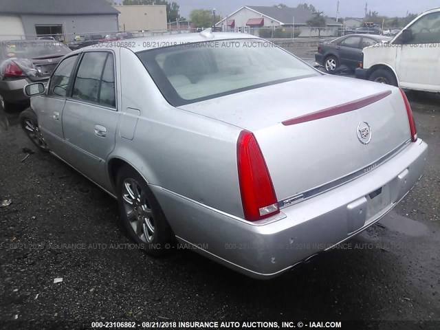 1G6KH5E64BU131877 - 2011 CADILLAC DTS PREMIUM COLLECTION SILVER photo 3