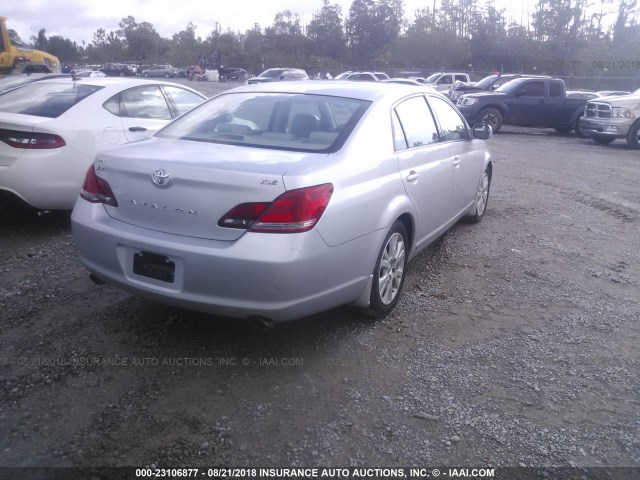 4T1BK36B18U255995 - 2008 TOYOTA AVALON SILVER photo 4