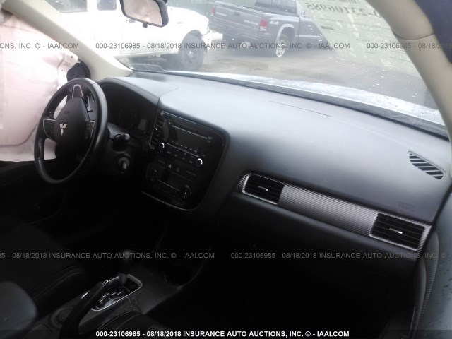 JA4AD2A37GZ011526 - 2016 MITSUBISHI OUTLANDER ES 银色 照片 5