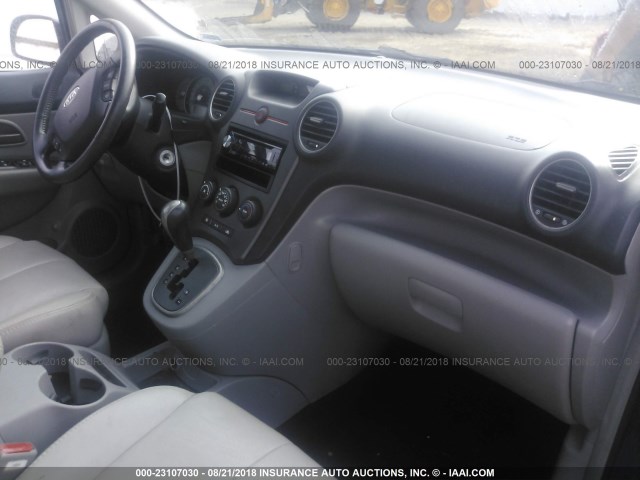 KNAFG526X77103591 - 2007 KIA RONDO LX/EX GRAY photo 5