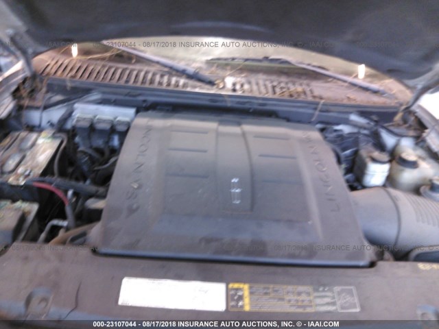 5LMFU27526LJ24895 - 2006 LINCOLN NAVIGATOR SILVER photo 10