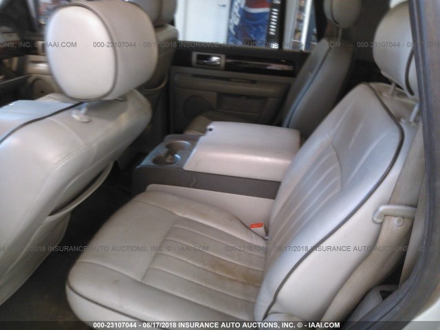 5LMFU27526LJ24895 - 2006 LINCOLN NAVIGATOR SILVER photo 8