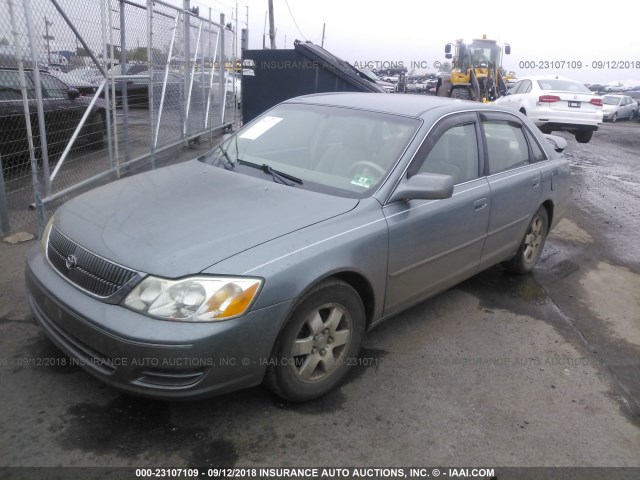 4T1BF28B11U125510 - 2001 TOYOTA AVALON XL/XLS GRAY photo 2