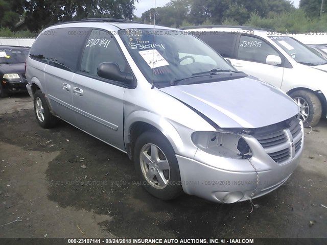 2D4GP44L05R191554 - 2005 DODGE GRAND CARAVAN SXT SILVER photo 1