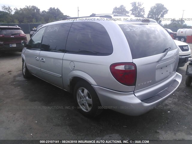 2D4GP44L05R191554 - 2005 DODGE GRAND CARAVAN SXT SILVER photo 3