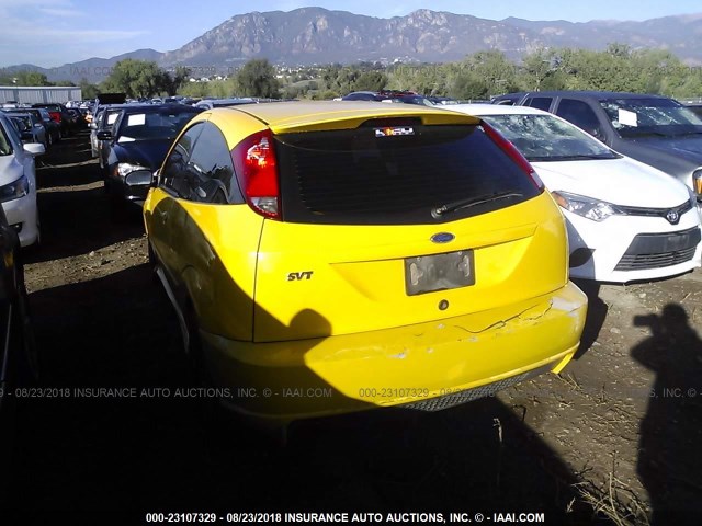 3FAHP39594R114704 - 2004 FORD FOCUS ZX3 SVT YELLOW photo 3