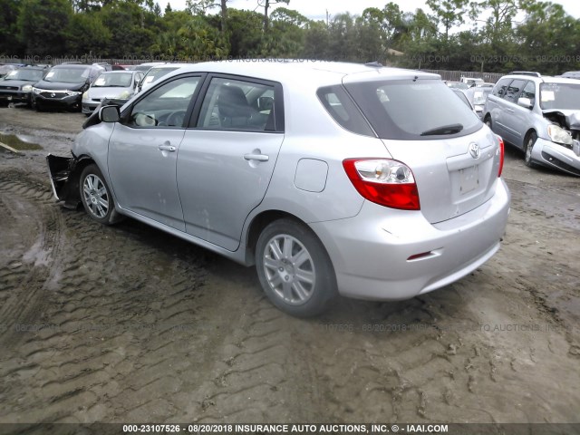 2T1KU4EE1BC719078 - 2011 TOYOTA COROLLA MATRIX  SILVER photo 3