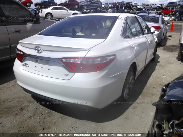 4T1BF1FK7GU161370 - 2016 TOYOTA CAMRY LE/XLE/SE/XSE 白色 照片 4