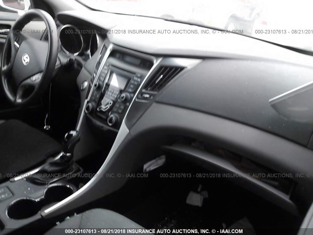 KMHEC4A43DA072201 - 2013 HYUNDAI SONATA HYBRID SILVER photo 5