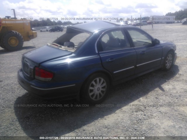 KMHWF35HX4A003010 - 2004 HYUNDAI SONATA BLUE photo 4