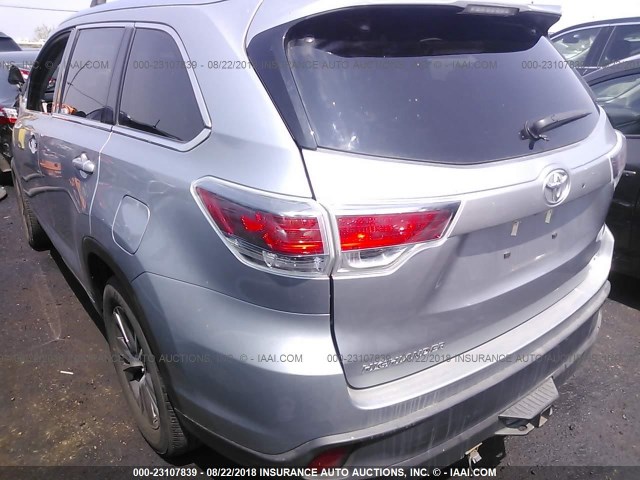 5TDKKRFH8GS179285 - 2016 TOYOTA HIGHLANDER XLE SILVER photo 3