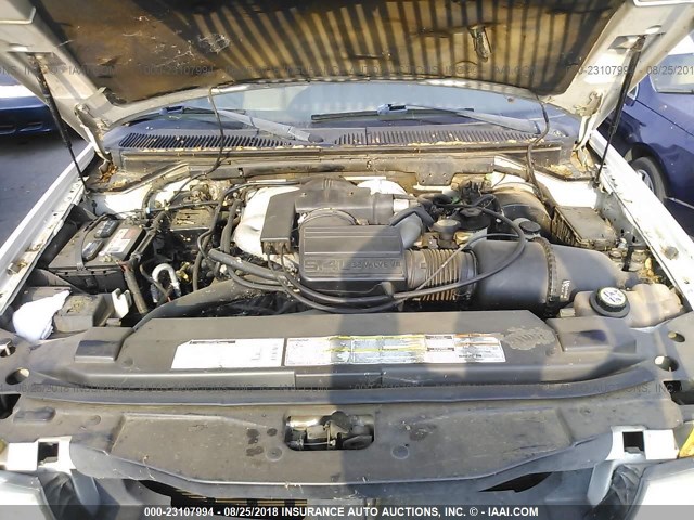 5LMFU28R72LJ02015 - 2002 LINCOLN NAVIGATOR Weiß Foto 10