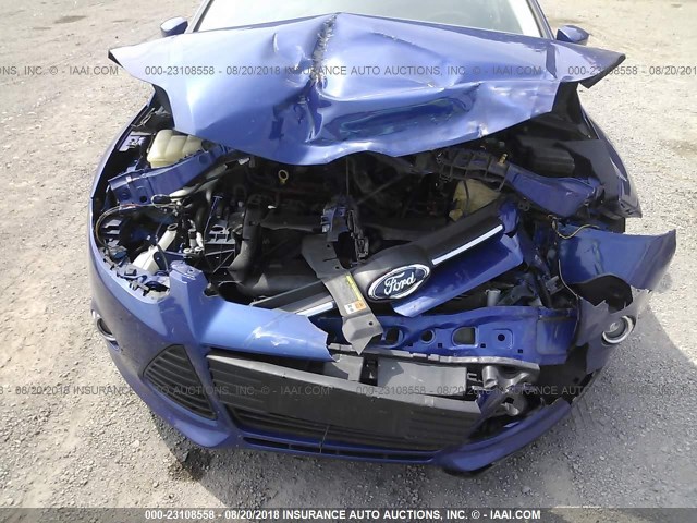 1FAHP3F28CL361252 - 2012 FORD FOCUS SE BLUE photo 6