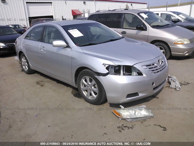 4T4BE46K89R064997 - 2009 TOYOTA CAMRY SE/LE/XLE ვერცხლისფერი ფოტო 1