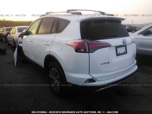 JTMRJREV9GD008663 - 2016 TOYOTA RAV4 HV XLE WHITE photo 3