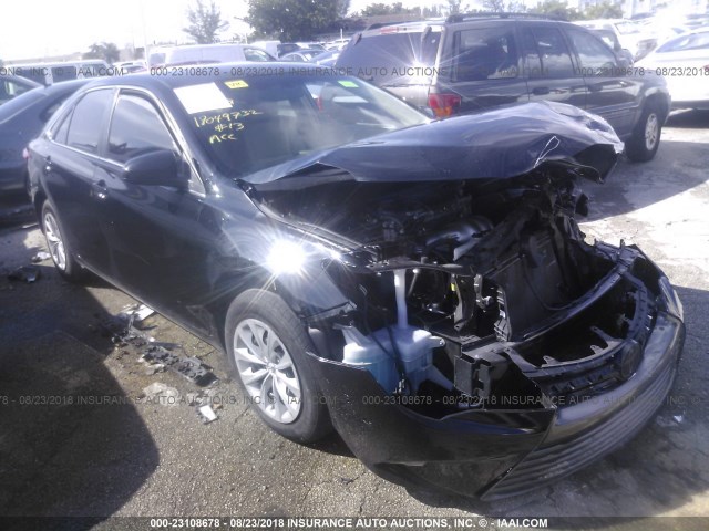 4T4BF1FKXFR482288 - 2015 TOYOTA CAMRY LE/XLE/SE/XSE 黑色 照片 1