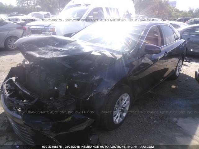 4T4BF1FKXFR482288 - 2015 TOYOTA CAMRY LE/XLE/SE/XSE 黑色 照片 2