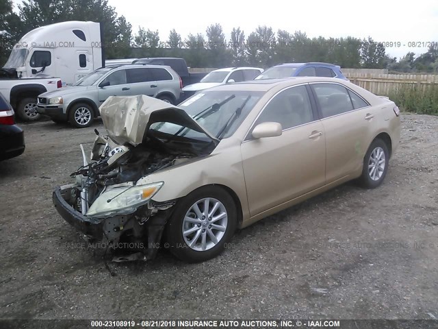 4T1BF3EK0AU099945 - 2010 TOYOTA CAMRY SE/LE/XLE TAN photo 2