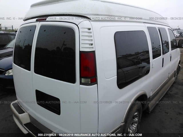 1GBFG15R9Y1226504 - 2000 CHEVROLET EXPRESS G1500  WHITE photo 4