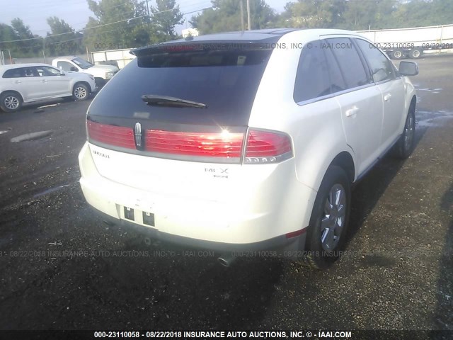 2LMDU88C98BJ26547 - 2008 LINCOLN MKX WHITE photo 4