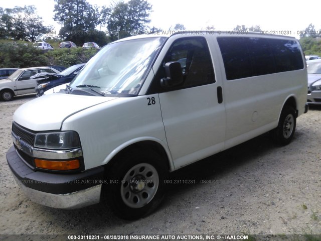 1GNSGCF48E1128463 - 2014 CHEVROLET EXPRESS G1500 LT WHITE photo 2