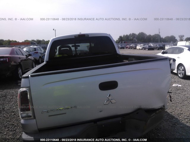 1Z7HC28K77S213445 - 2007 MITSUBISHI RAIDER LS SILVER photo 8