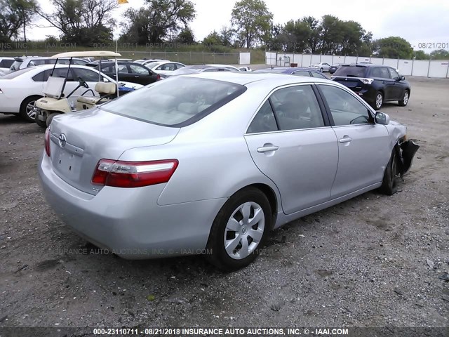 4T1BE46K57U168984 - 2007 TOYOTA CAMRY NEW GENERAT CE/LE/XLE/SE SILVER photo 4