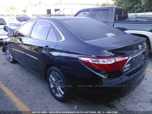 4T1BF1FK1GU522169 - 2016 TOYOTA CAMRY LE/XLE/SE/XSE 黑色 照片 3