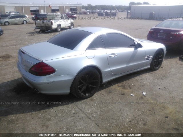 WDBSK75F25F103917 - 2005 MERCEDES-BENZ SL 500 Light Blue photo 4