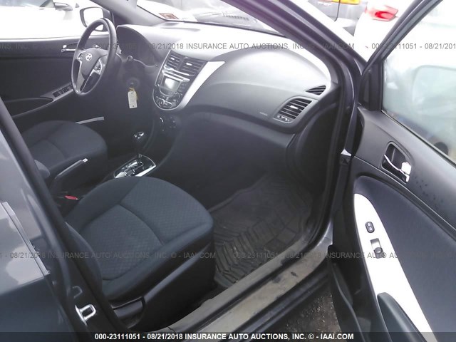 KMHCU5AE7DU101507 - 2013 HYUNDAI ACCENT GLS/SE GRAY photo 5