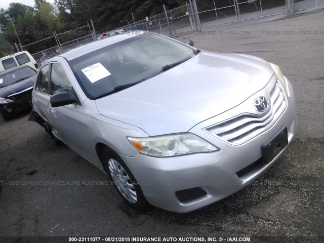 4T1BF3EK5BU142242 - 2011 TOYOTA CAMRY SE/LE/XLE SILVER photo 1