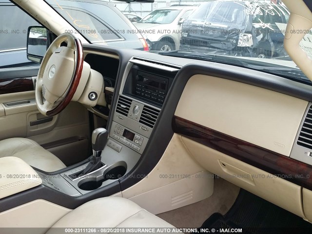 5LMEU88H73ZJ20003 - 2003 LINCOLN AVIATOR 棕色 照片 5