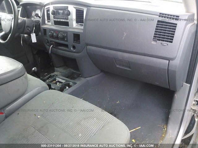 1D7KS28C07J528063 - 2007 DODGE RAM 2500 ST/SLT 银色 照片 5