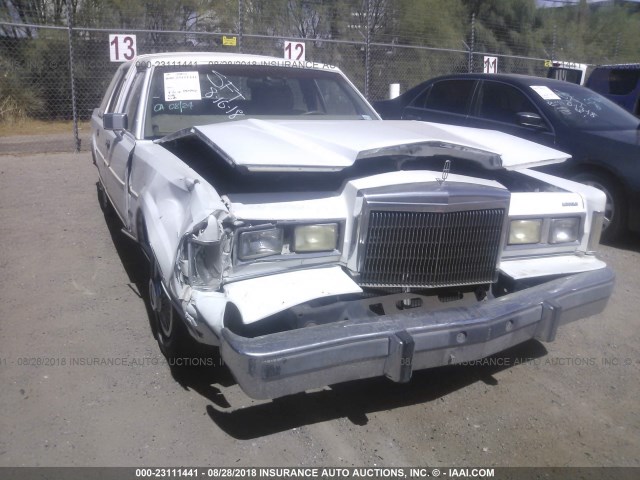 1LNBM81F5JY807417 - 1988 LINCOLN TOWN CAR WHITE photo 6