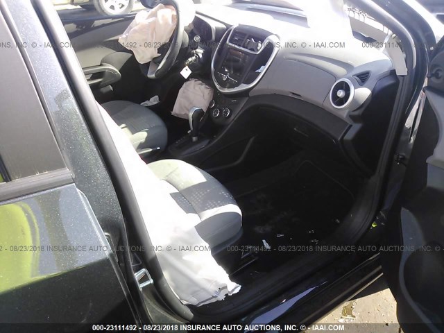 1G1JB5SH0J4101704 - 2018 CHEVROLET SONIC LS 灰色 照片 5